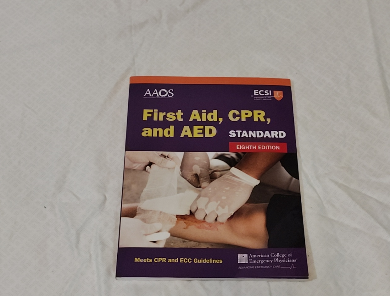 First Aid, CPR, and AED – ECSI, American College of Emergency Physicians (paperback)
