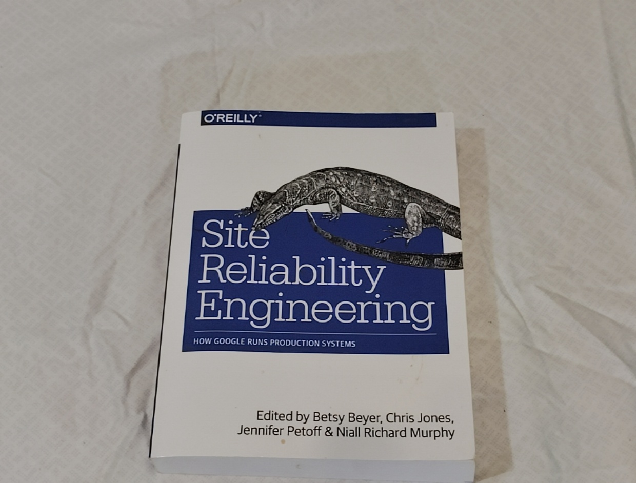 Site Reliability Engineering – Betsy Beyer, Chris Jones, Jennifer Petoff, Niall Richard Murphy (paperback)